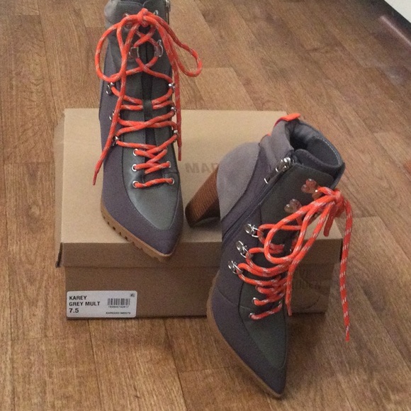 Steve Madden Karey Leather Heel Bootie NIB - Picture 4 of 10